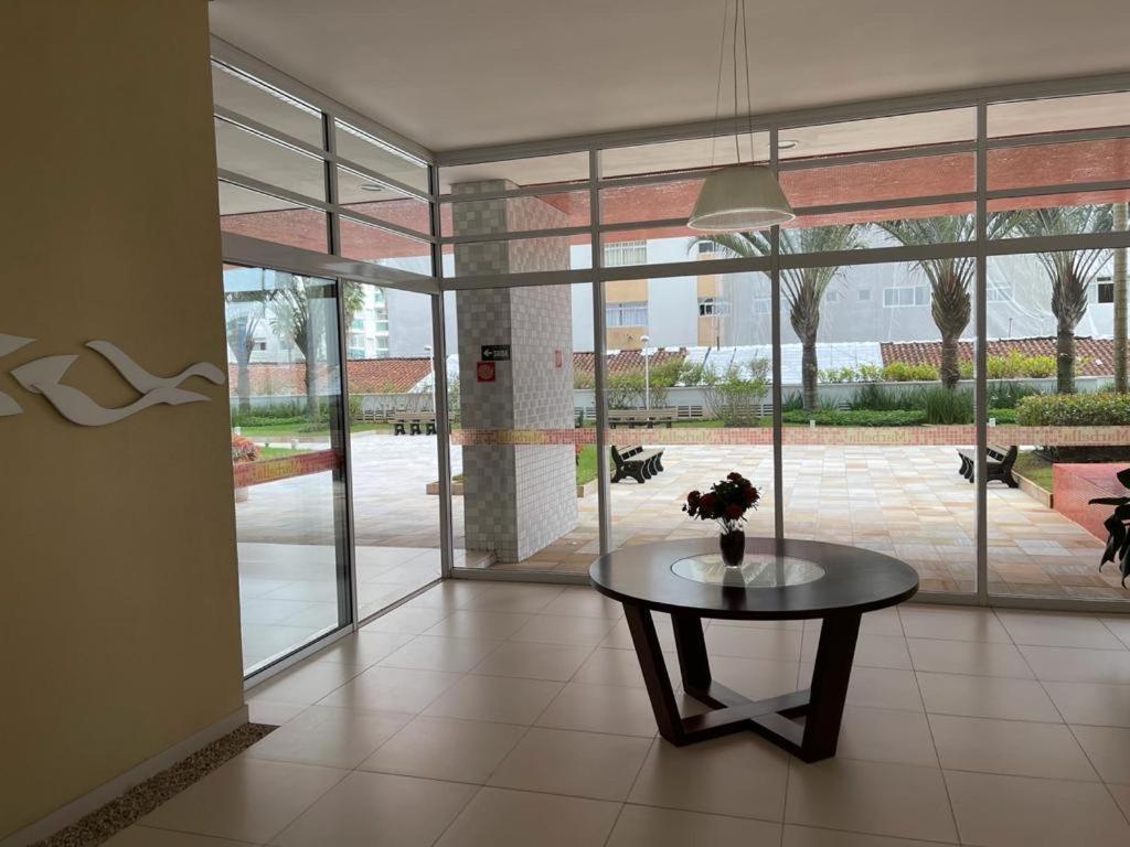 גוארויה Lindo Apartamento A 50 Metros Da Praia מראה חיצוני תמונה